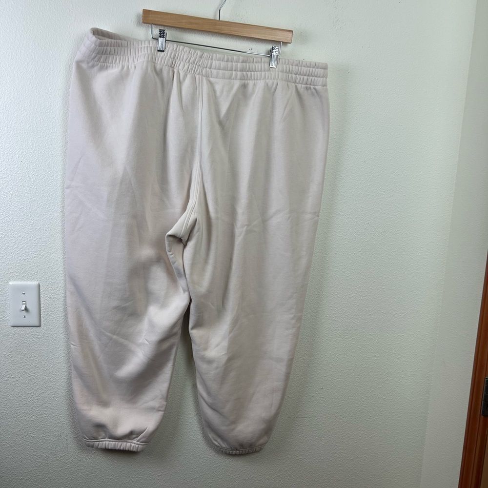 Adidas ESSENTIALS FLEECE JOGGERS (PLUS SIZE) - Picture 8 of 11